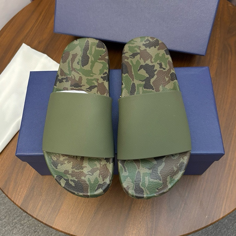 New leisure Joker comfortable non-slip beach sandals and slippers have a shoe box