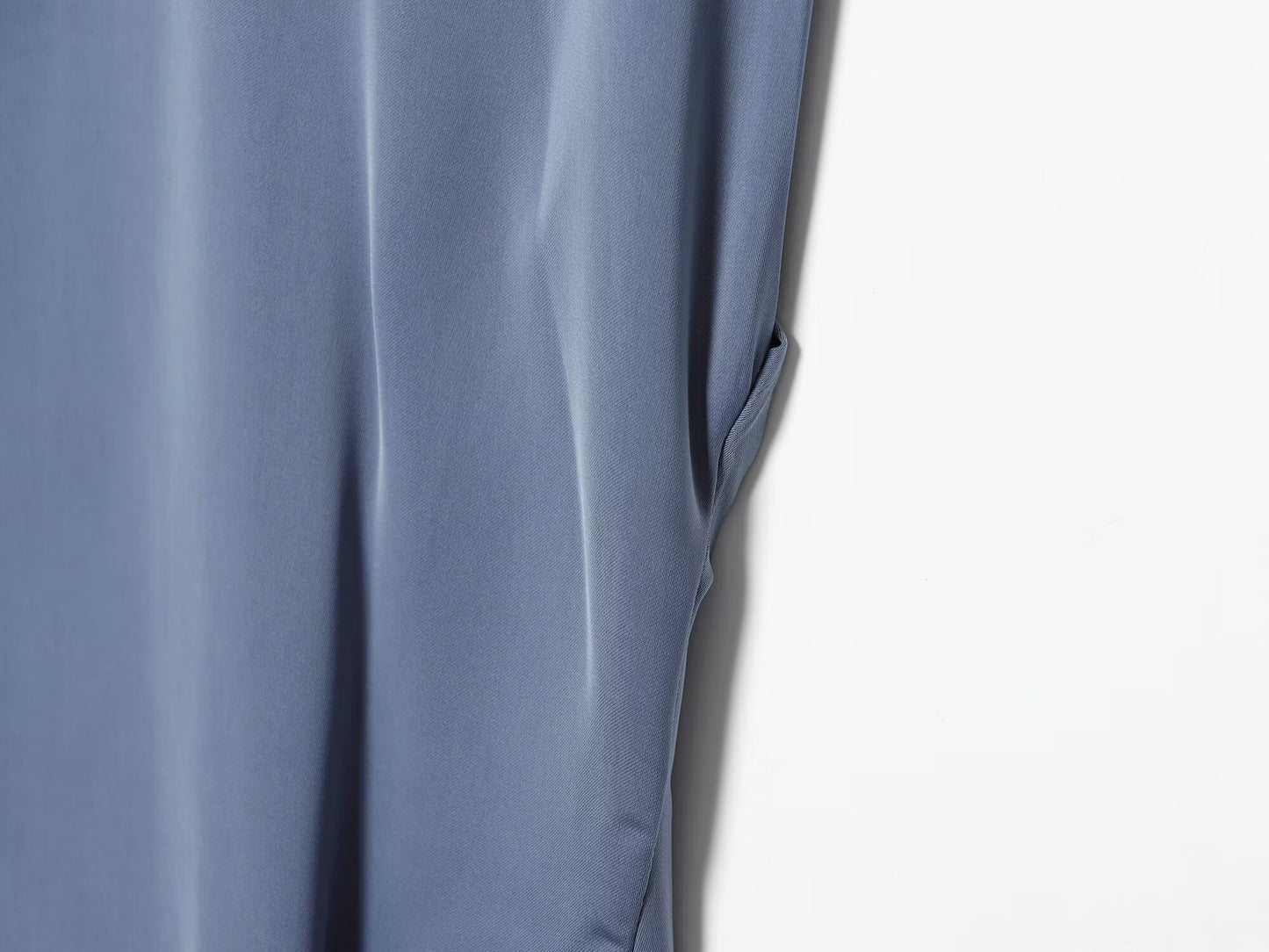 Women's lace hem satin textured dress