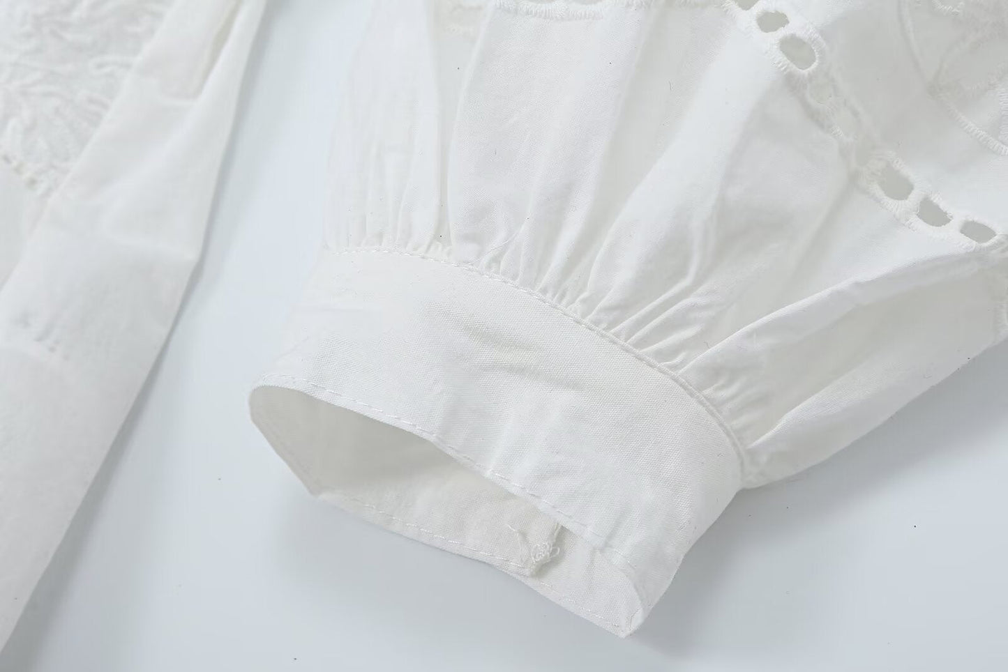 Women's embroidered V-neck poplin shirt