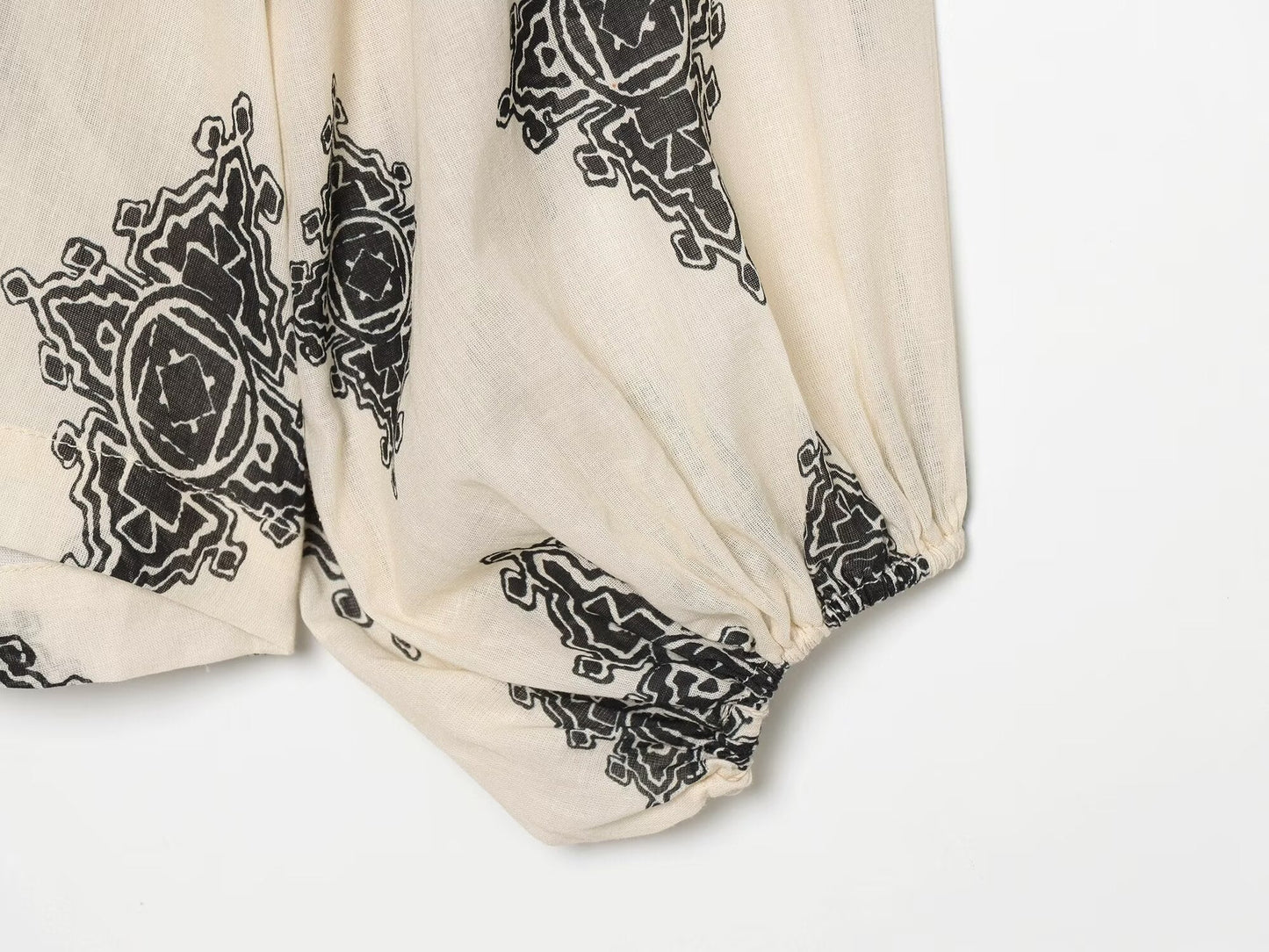 Women's oversized lantern sleeve printed top