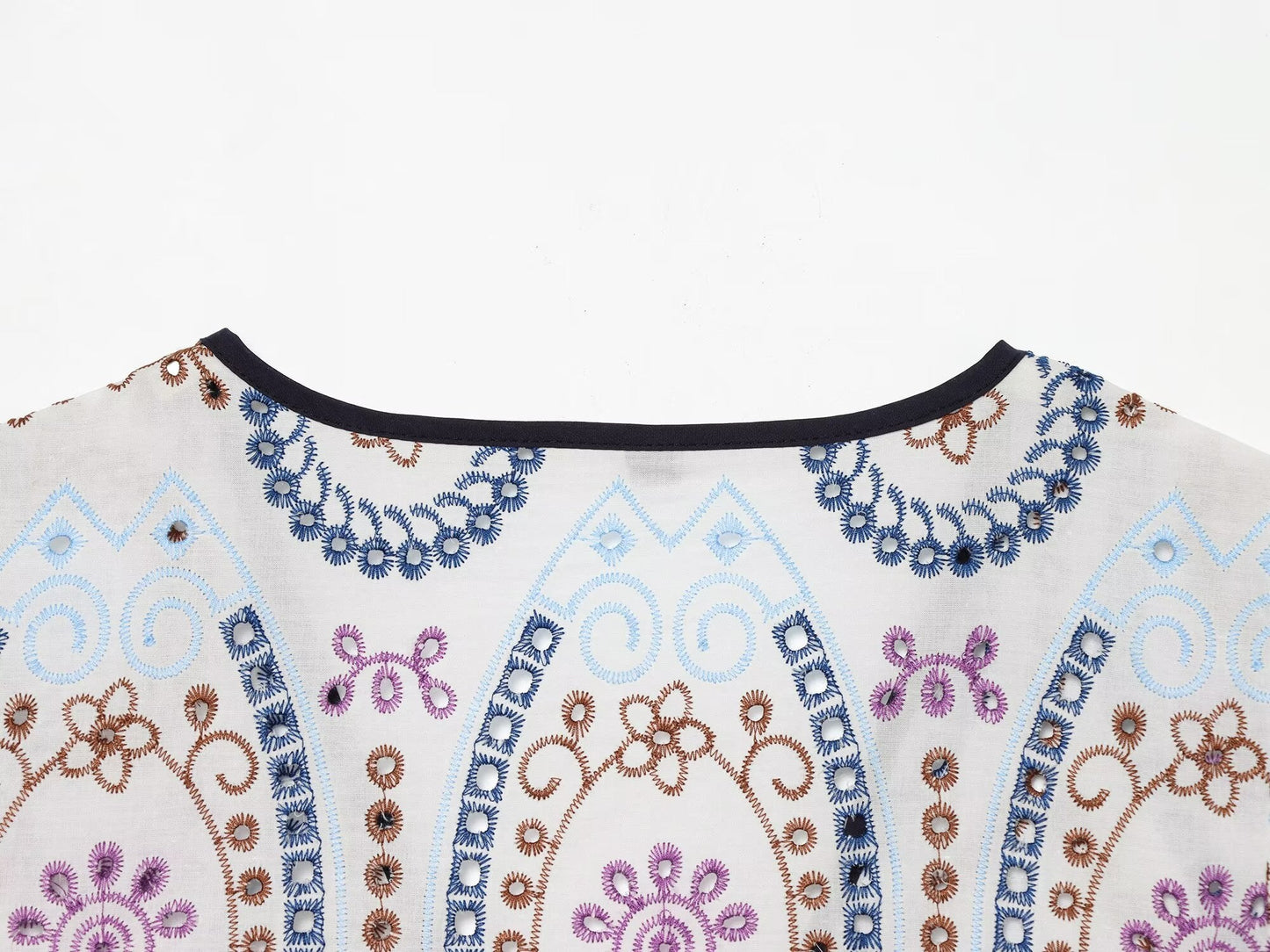 Women's hollowed out embroidered short top