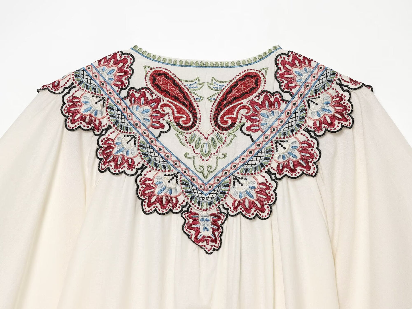 Women's embroidered decorative short sleeved dress