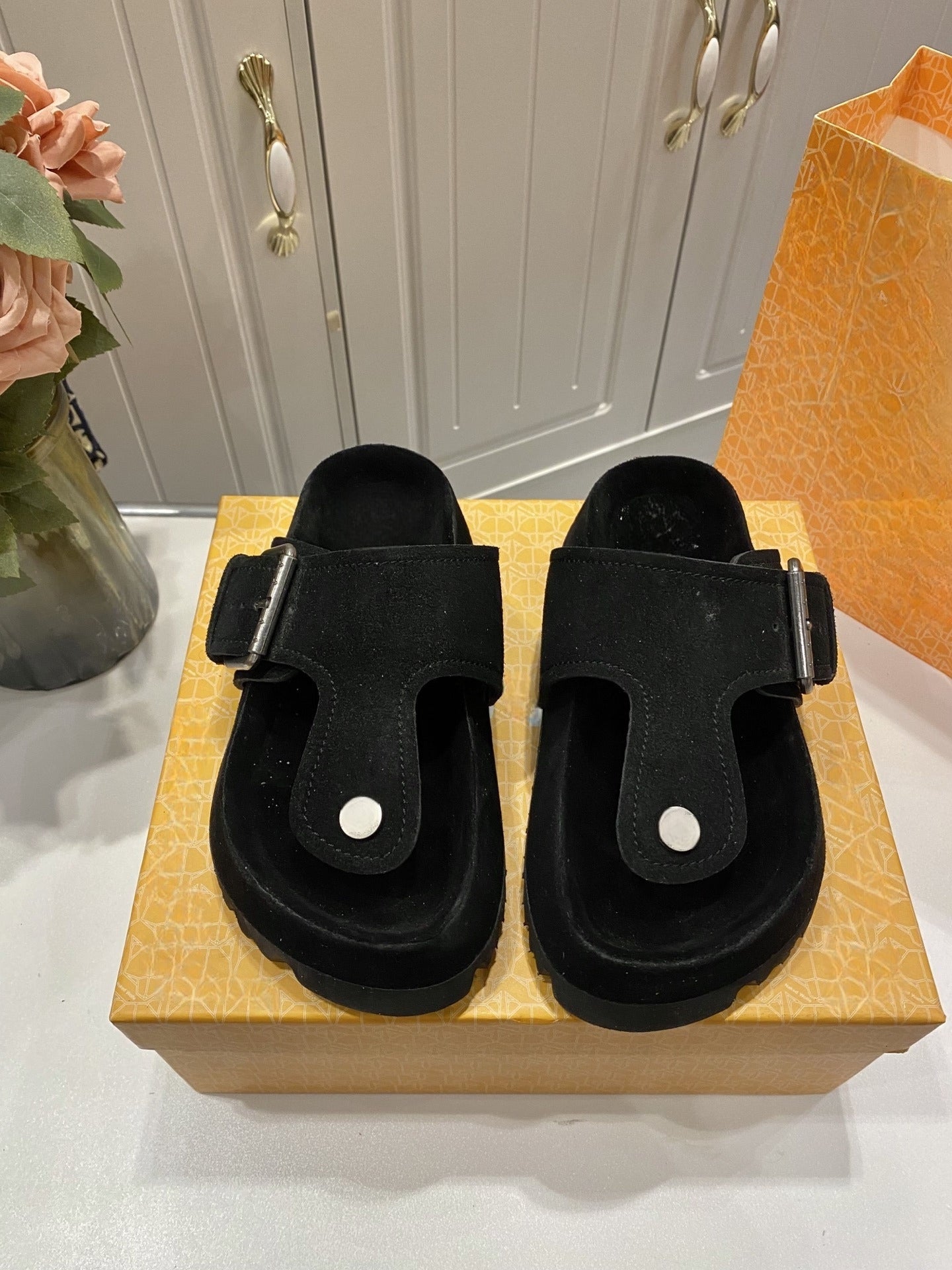 Women's New Fashion Joker Toe Clip Design Thick-soled Slippers