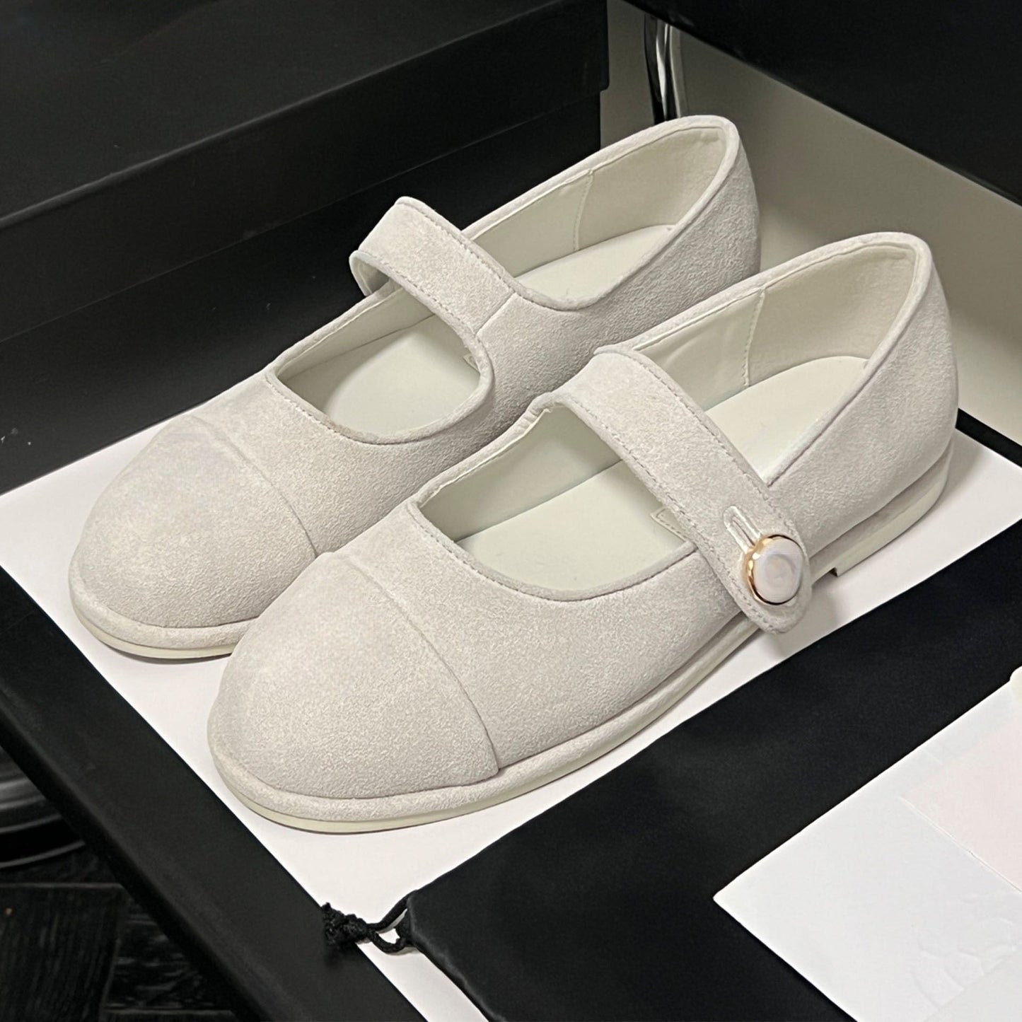 Women's new frosted flat shoes