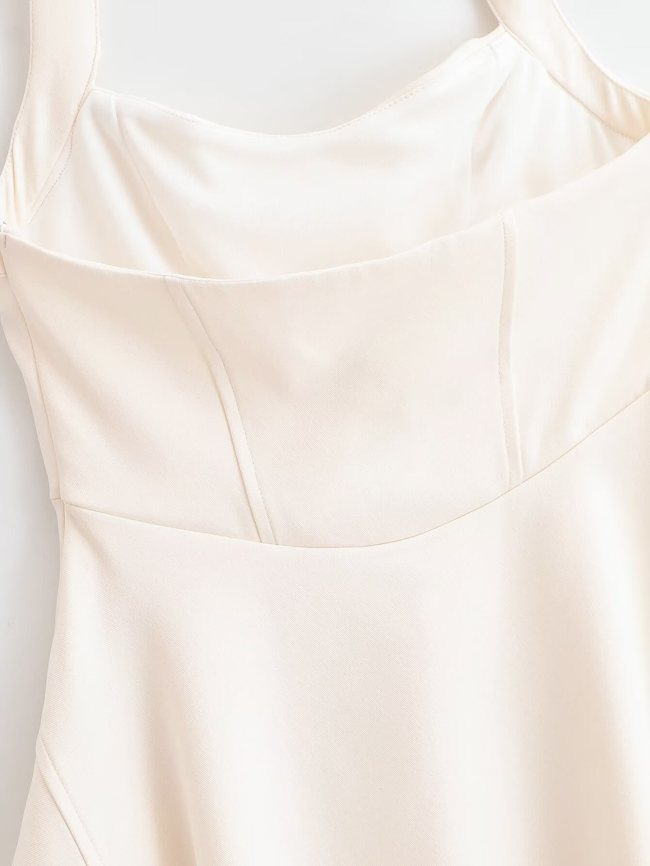 Women's hanging neck wide hem dress
