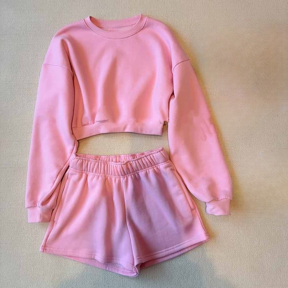 2026 women's new casual Joker O-neck sweater casual shorts suit