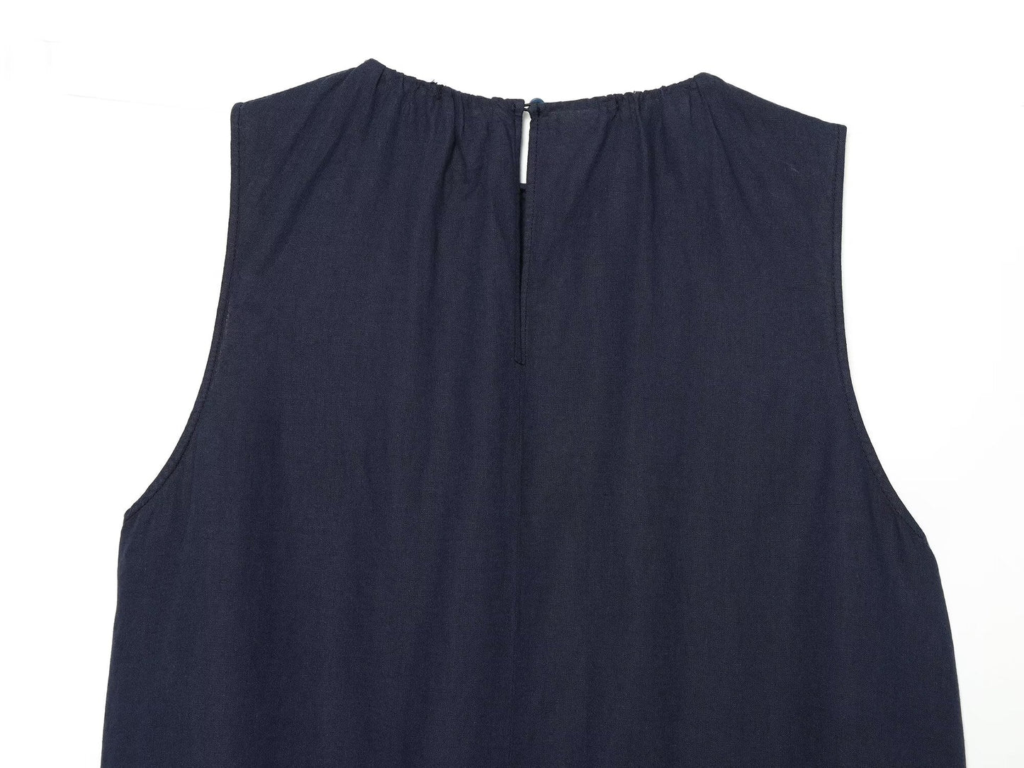 Women's sleeveless linen blend top