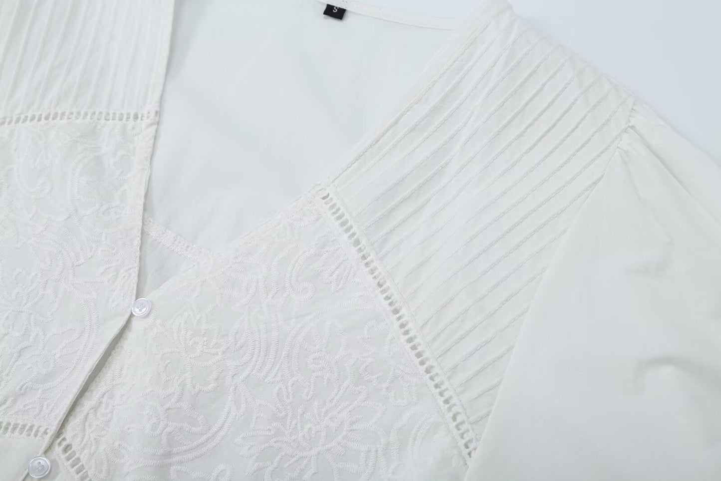 Women's embroidered V-neck poplin shirt
